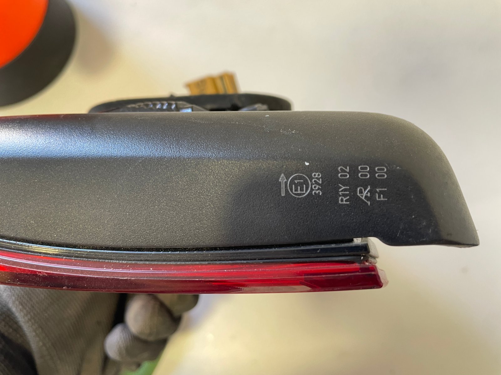 lámpa B8