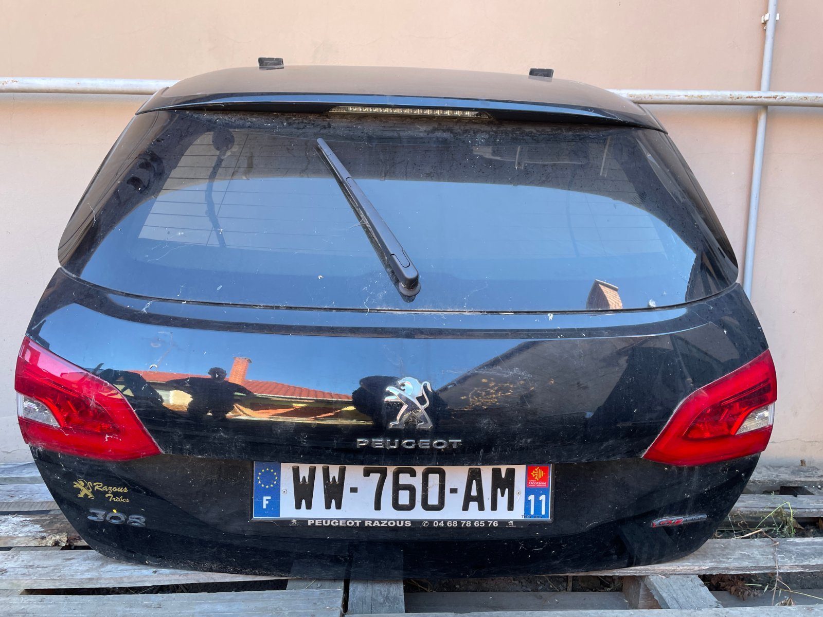csomagtérajtó